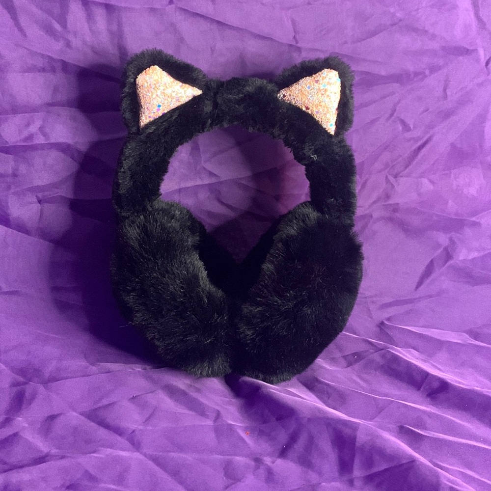 Cat earmuff’s
